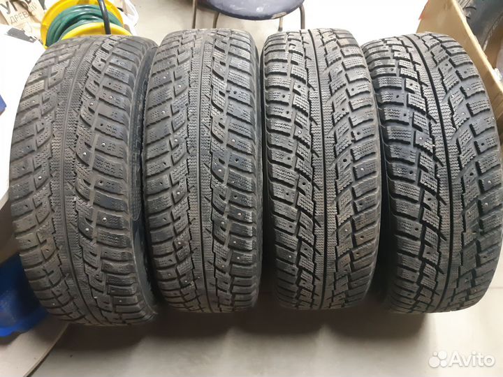 Диски Skad R17 с зимней резиной Kumho 215/60/R17