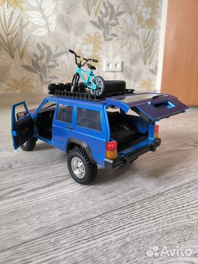 Радиоуправляемый 4WD джип трофи MN-78