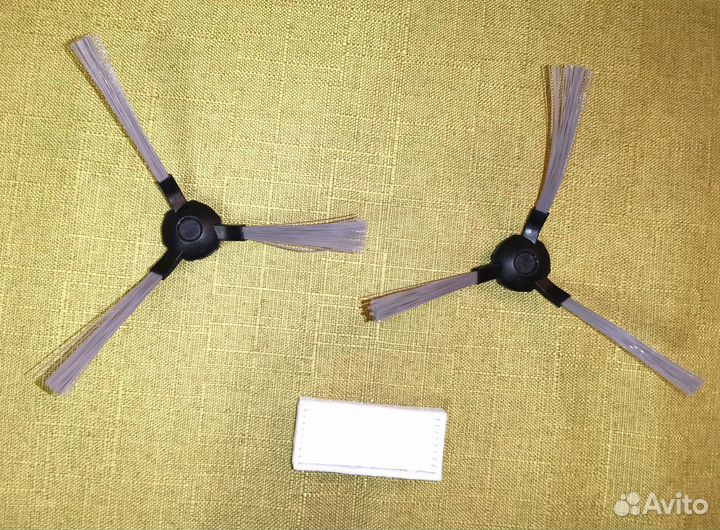 Комплект (щётки и фильтр) для робота-пылесоса