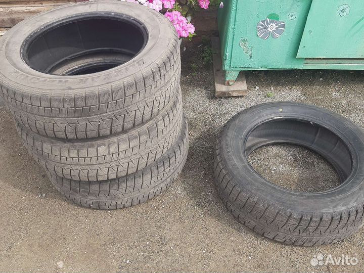 Bridgestone Blizzak Revo GZ 225/60 R17