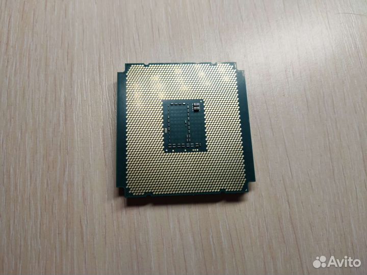 Процессор Intel Xeon E5-2697v3