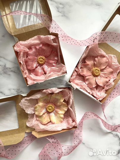 Цветок из шоколада