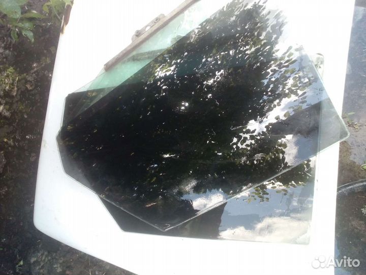 Стекла дверей Лада приора.седан.хетч