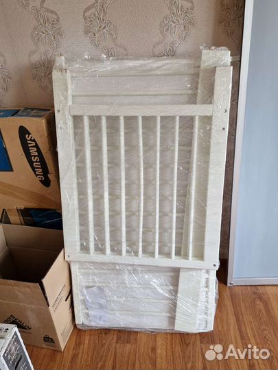 Отдам детскую кроватку IKEA