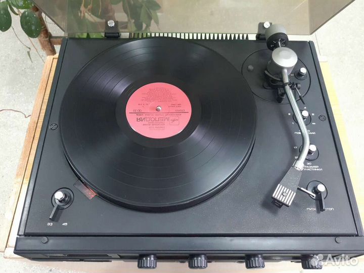 Электроника Д1-012, электрофон высшего класса