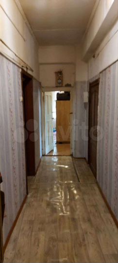Комната 42 м² в 4-к., 3/3 эт.