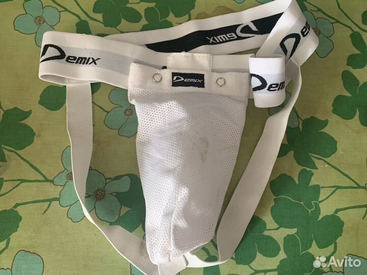 Боксерские перчатки, шлем, ракушка