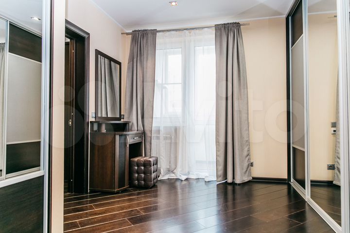 4-к. квартира, 136 м², 13/16 эт.