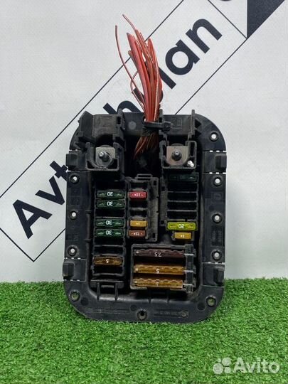 Блок предохранителей передний Mercedes-Benz