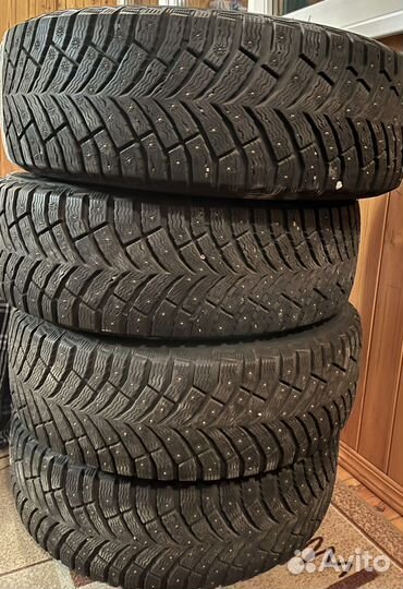 Колеса зимние шипованные комплект