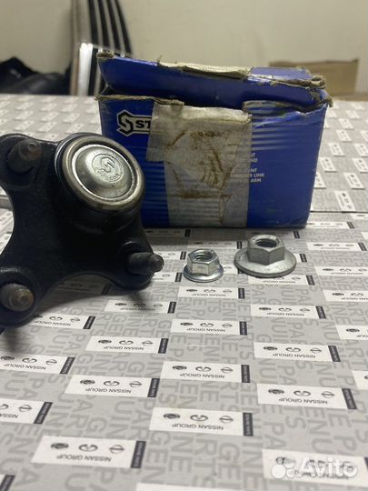 Опора шаровая левая