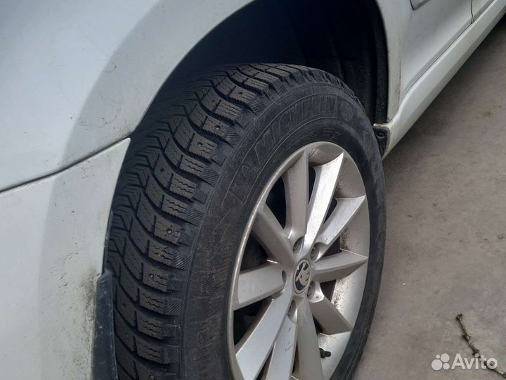Michelin X-Ice North 3 215/60 R16 99T