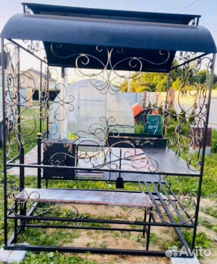 Мангал с крышей