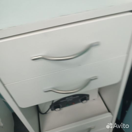 Тележка косметолог ческая, этажерка