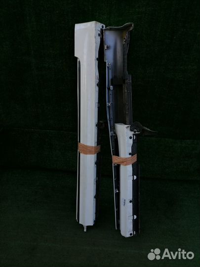 Порог пластиковый (накладка) правый Toyota Crown G