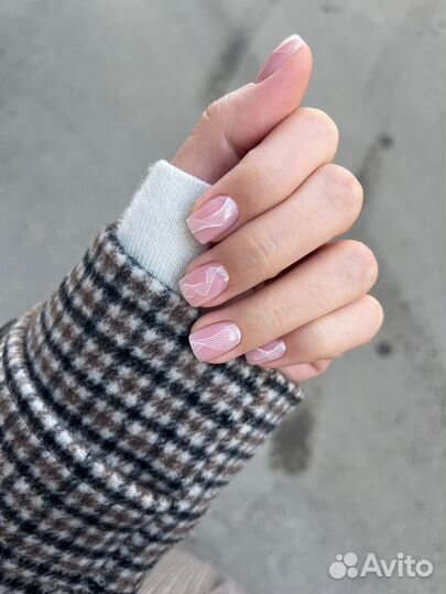 Модель на маникюр
