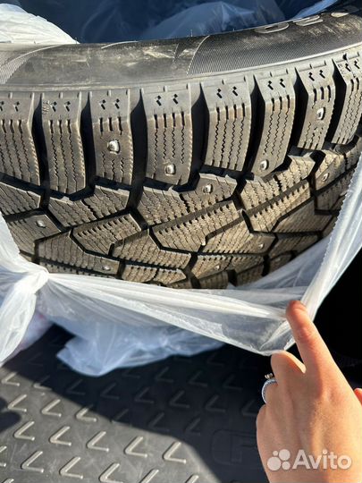 Pirelli Ice Zero 235/55 R20