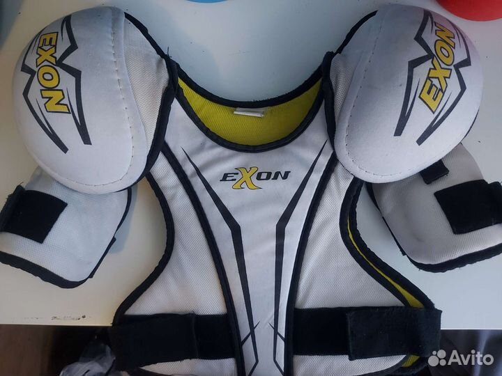 Нагрудник хоккейный exon