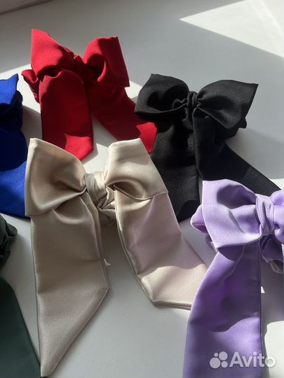 Шелковая резинка для волос с бантом