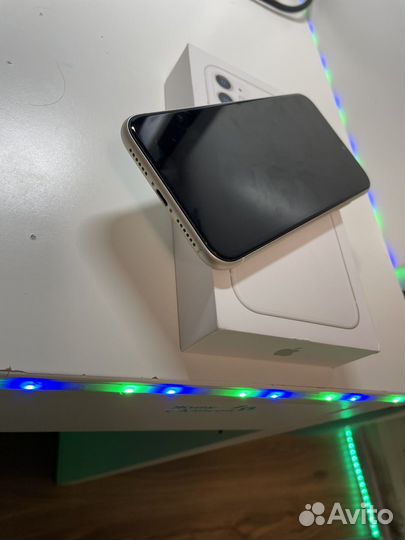 iPhone 11, 64 ГБ