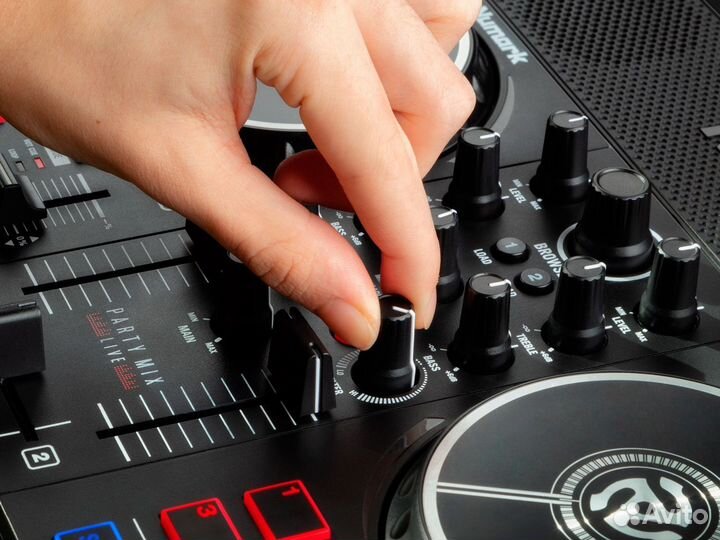 Numark Partymix Live DJ-контроллер