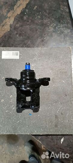 Задний правый суппорт nissan pathfinder r51