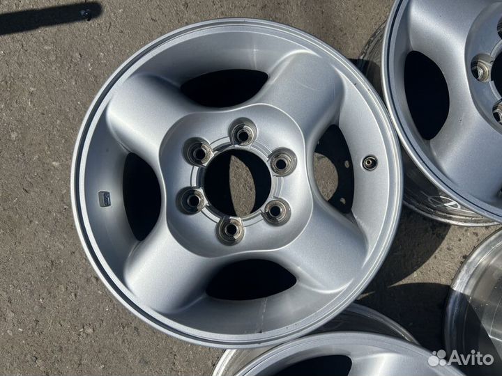 Оригинальные диски Nissan R16 6x139.7 Dia 100.3