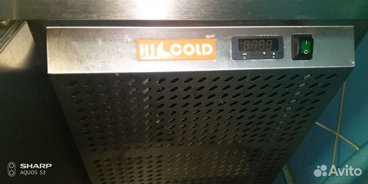 Стол холодильный hicold