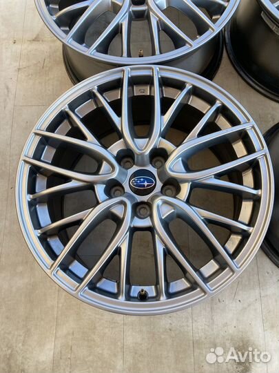 Subaru STi R18-8.5J, 5-114.3, ET+55, Dia-56.1