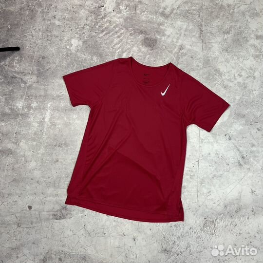 Женская Футболка Nike Dri-fit размер S