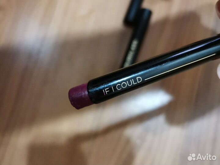 Hourglass помада