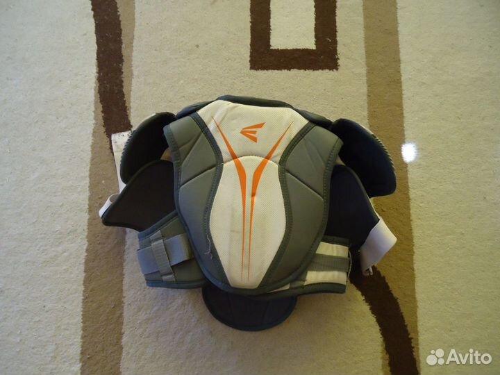 Хоккейный нагрудник