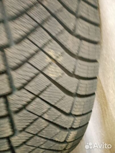 Pirelli Winter Ice Zero 225/60 R18 104T