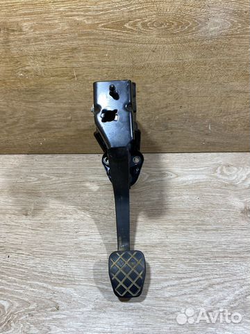 Педаль сцепления Skoda Octavia Tour 301087