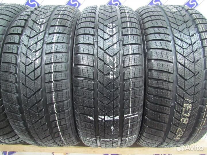Pirelli Winter Sottozero 3 225/40 R19 и 255/35 R19 93H