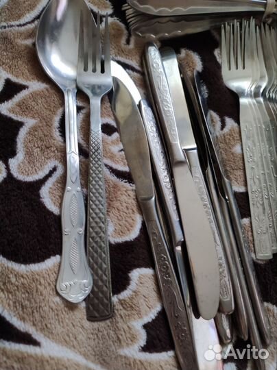 Столовые приборы (ложки, вилки, ножи)