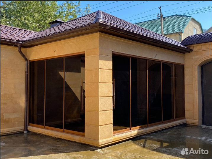 Безрамное остекление террасы,беседок, кафе