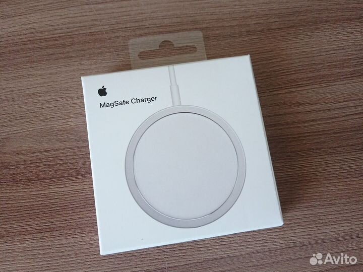 Зарядное устройство на iPhone MagSafe Charger
