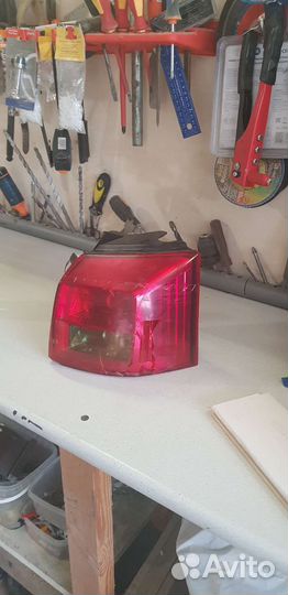 Задний правый стоп сигнал peugeot 4007