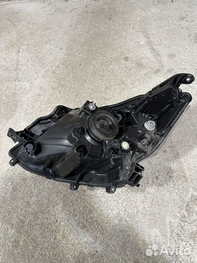Фара передняя правая