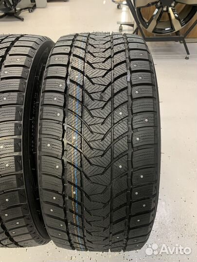 Tri Ace Snow White II 285/35 R22 106H