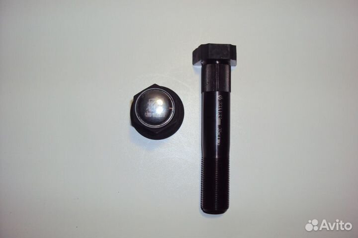 Болт колеса заднего с гайкой D-23мм Шакман F2000