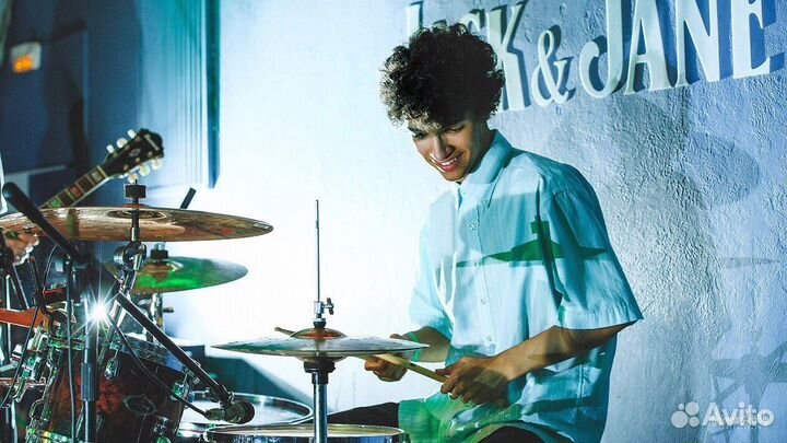 Уроки игры на барабанах / Репетитор по барабанам