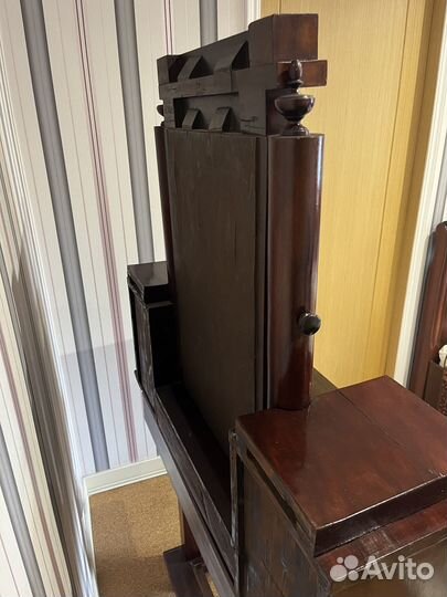 Старинное трюмо