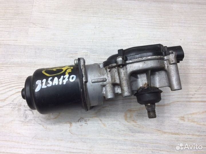 Моторчик стеклоочистителя передний Mitsubishi