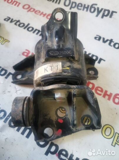 Опора двигателя левая Kia Sportage 3 2012