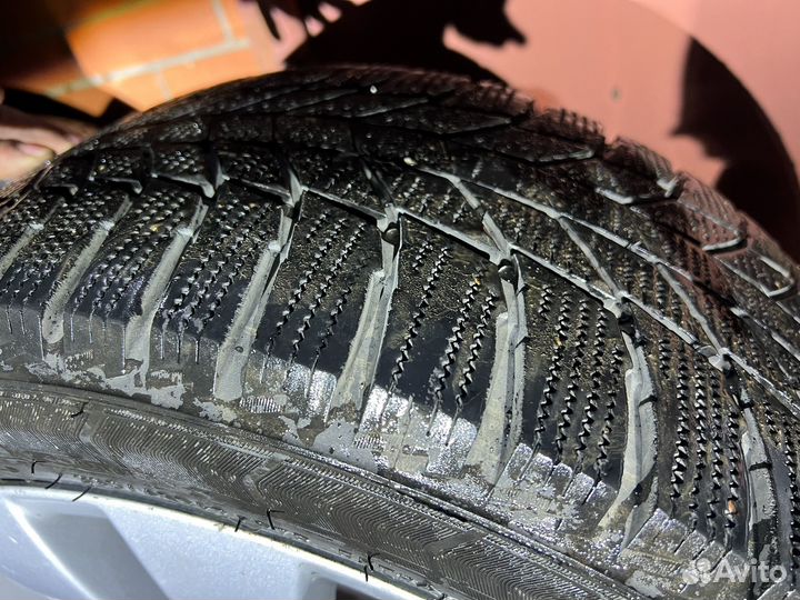 Triangle Snowlink TWT02 235/45 R17