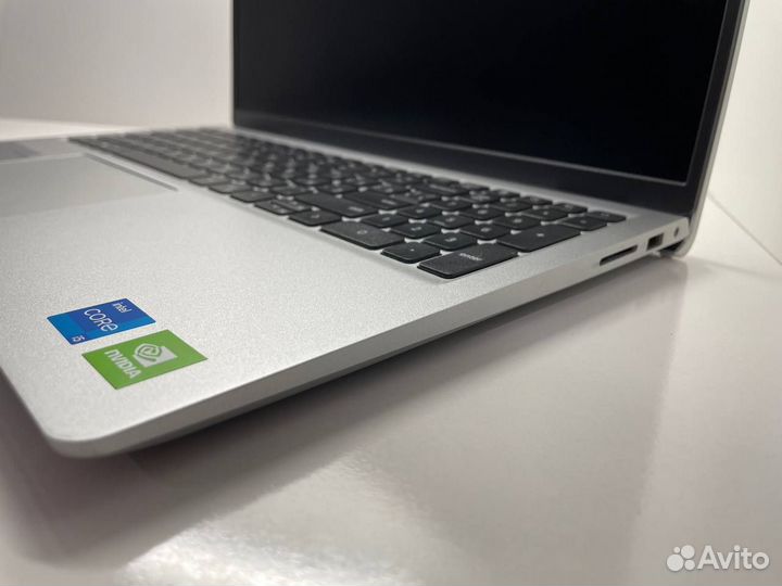 Dell inspiron 15 3000 i5-1135G7/MX350/8Gb/SSD512Gb