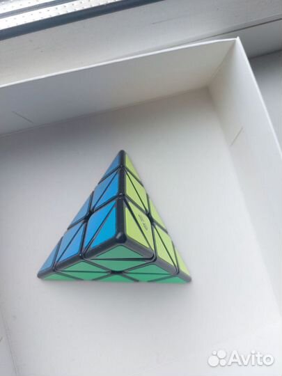 Кубик рубика новый треугольный