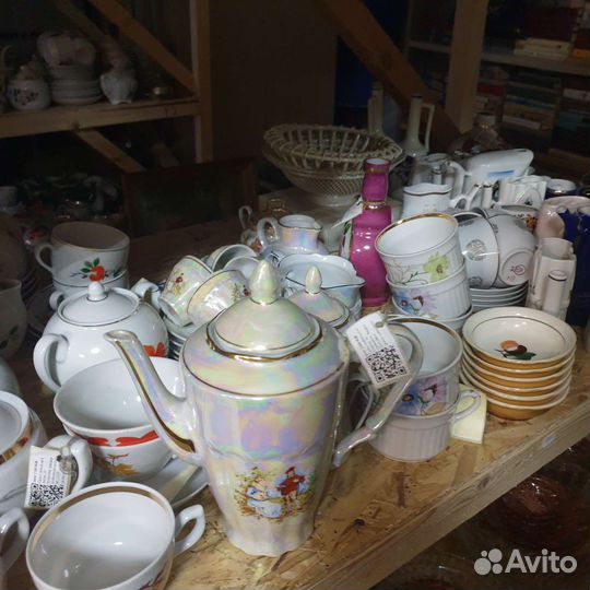 Фарфоровая посуда и хрусталь